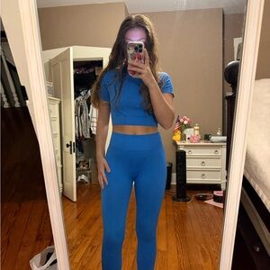 Seamless Ribbed Crop Top & High-Waist Leggings Set in Cobalt Blue